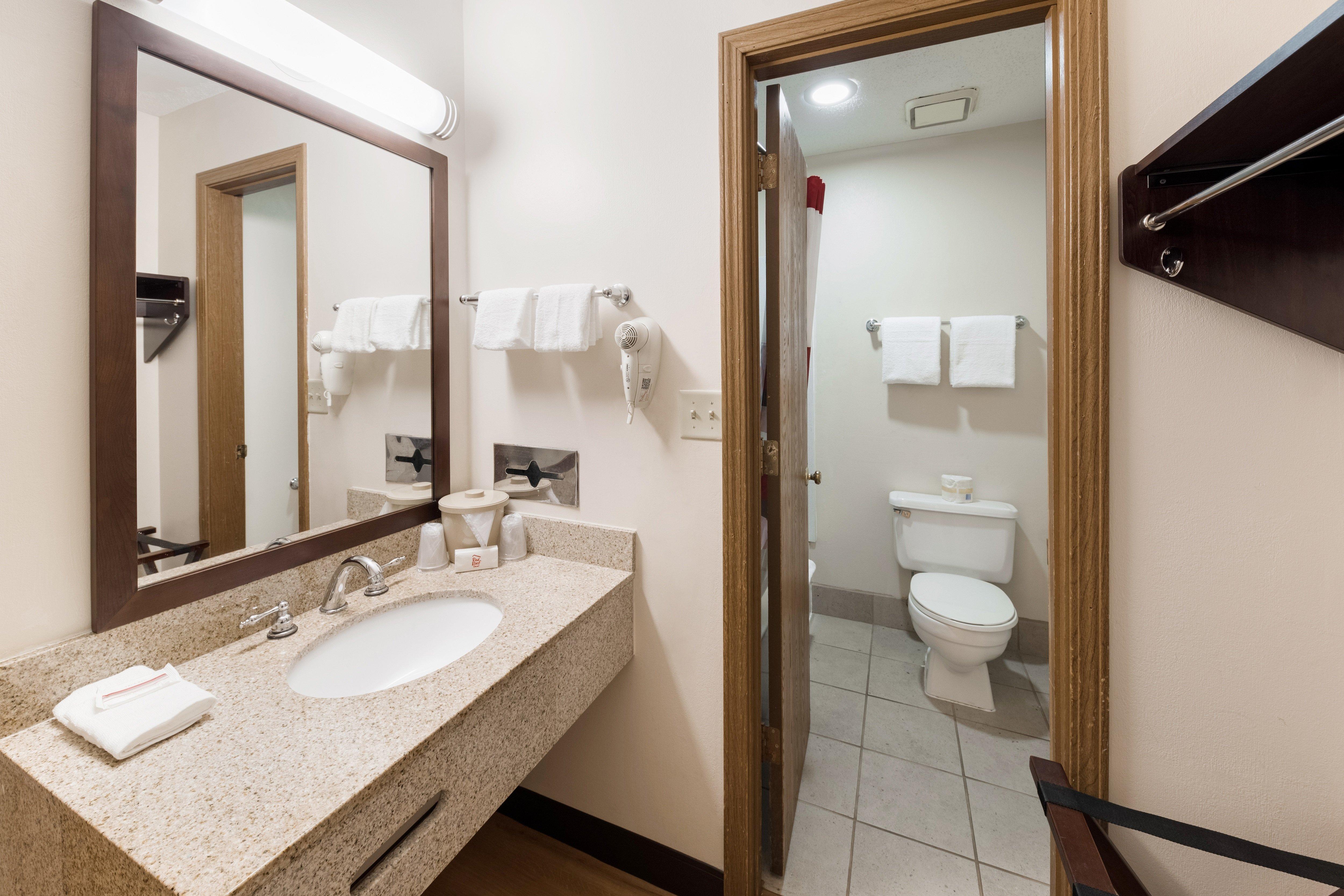 Red Roof Inn Fort Wayne Exterior photo
