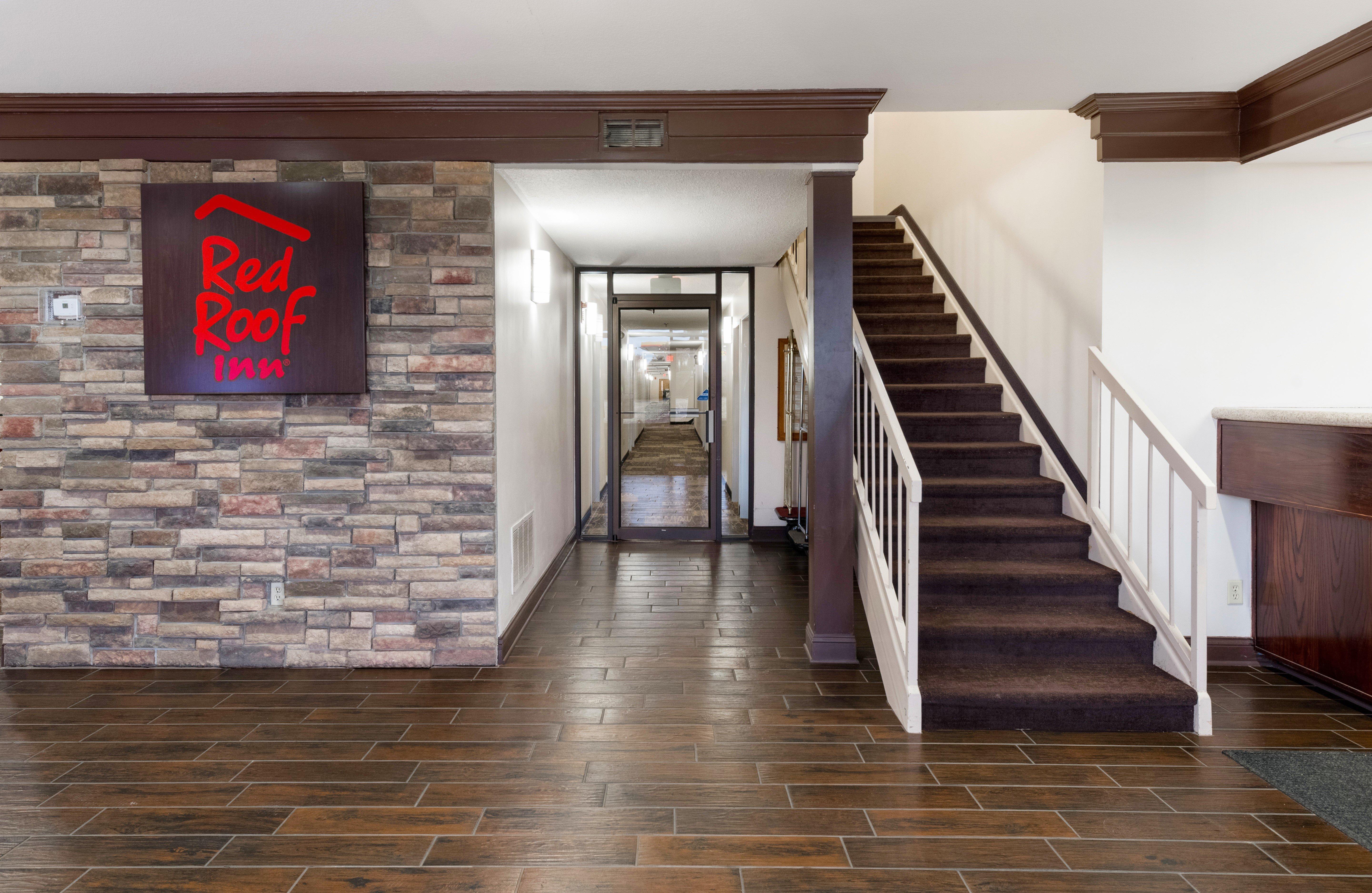 Red Roof Inn Fort Wayne Exterior photo