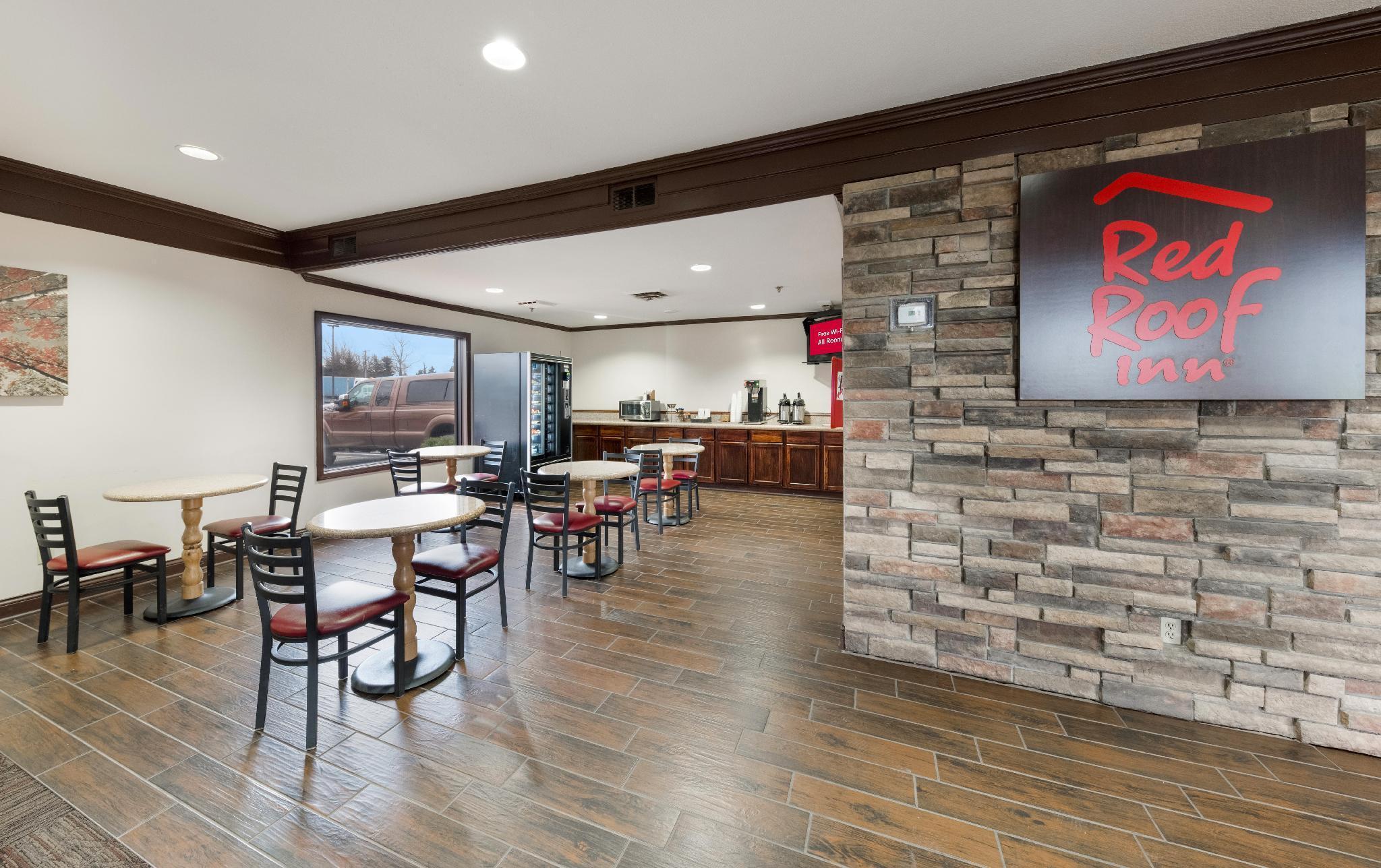 Red Roof Inn Fort Wayne Exterior photo