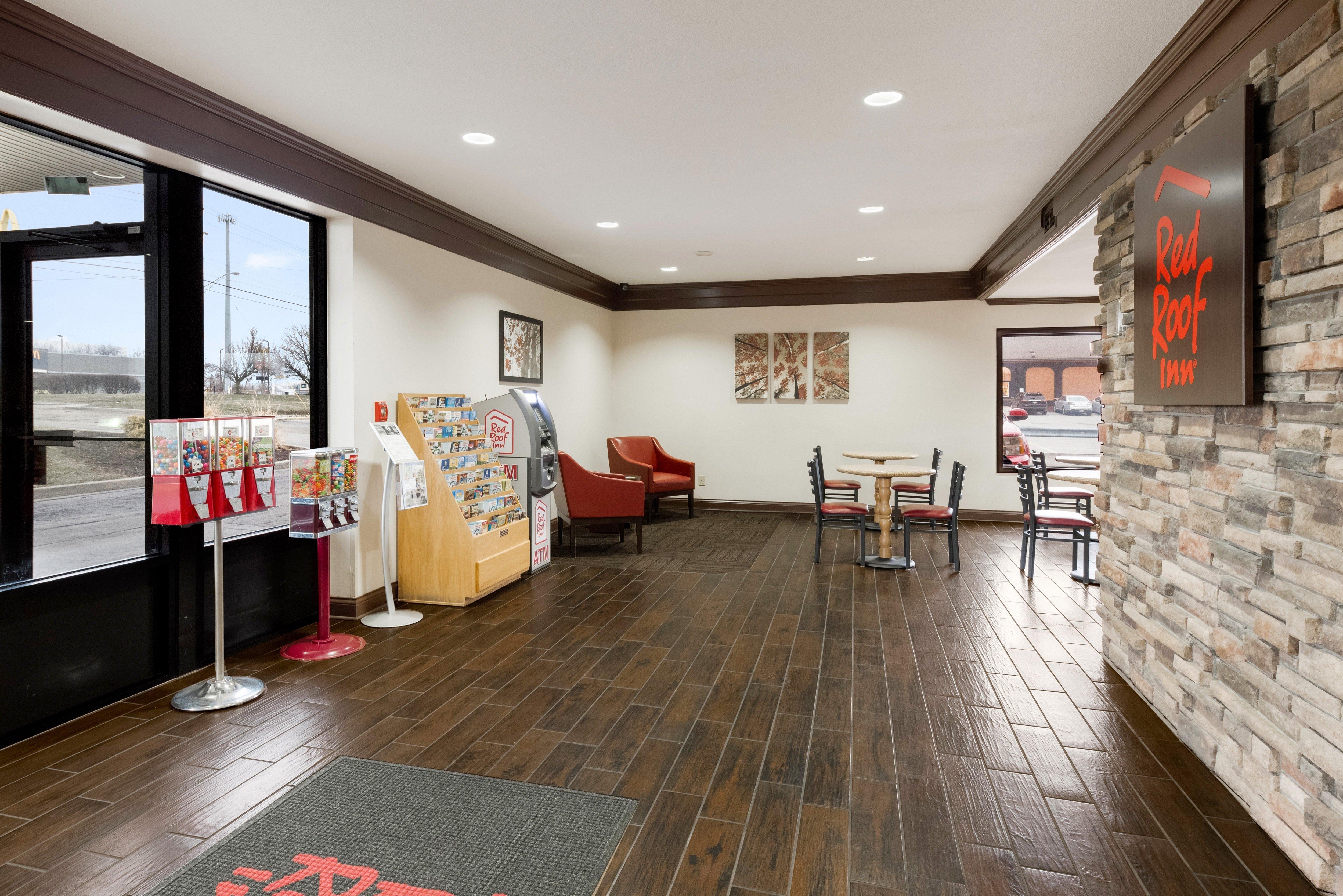 Red Roof Inn Fort Wayne Exterior photo